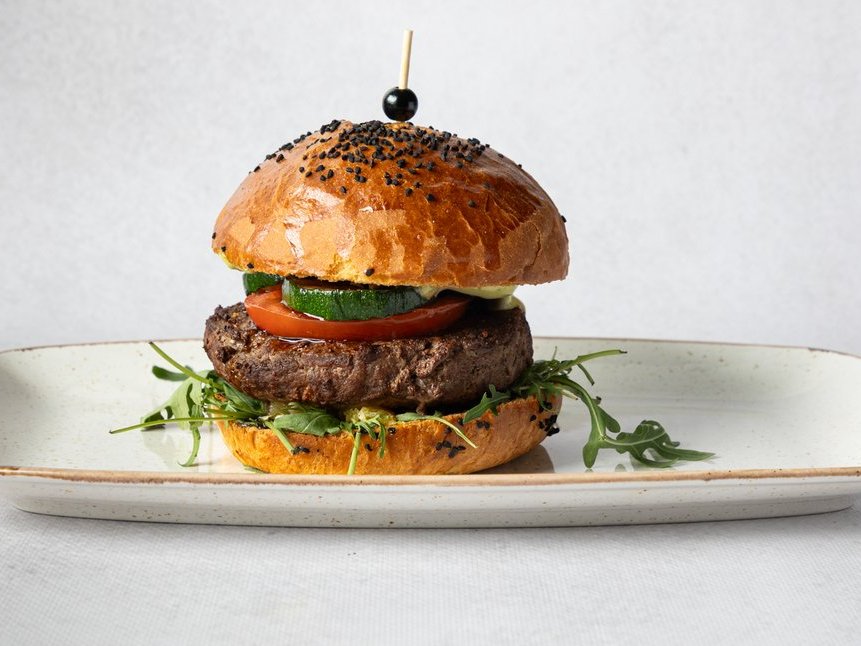Burger wołowy w bułce maślanej